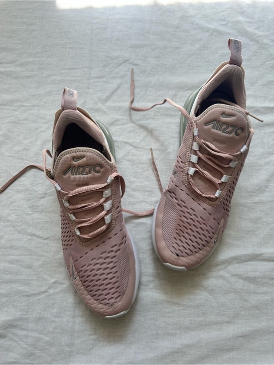 Nike Shoes - Nike Women's Air Max 270 in Dusty Rose